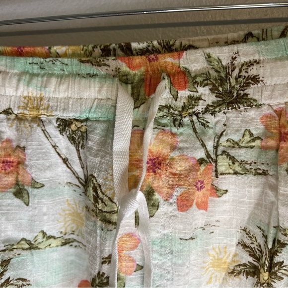 NWT Arizona Womens Floral Pull On Shorts Lined Sz L Drawstring Beach Summer - Picture 7 of 13